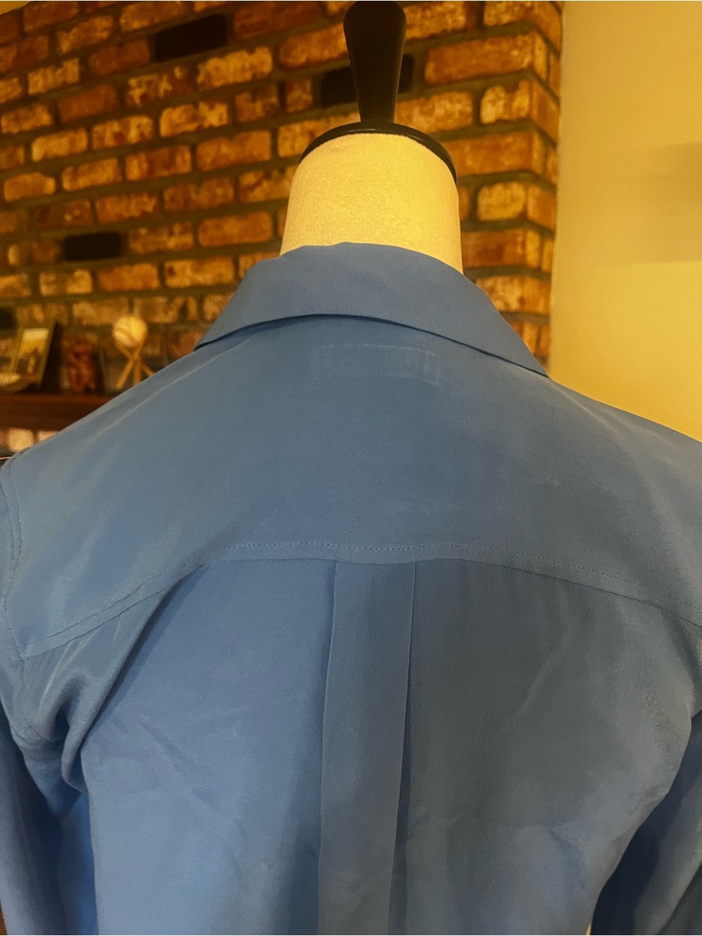 Equipment Silk-$204 PTP 19 Slim Signature Blouse - Picture 5 of 6